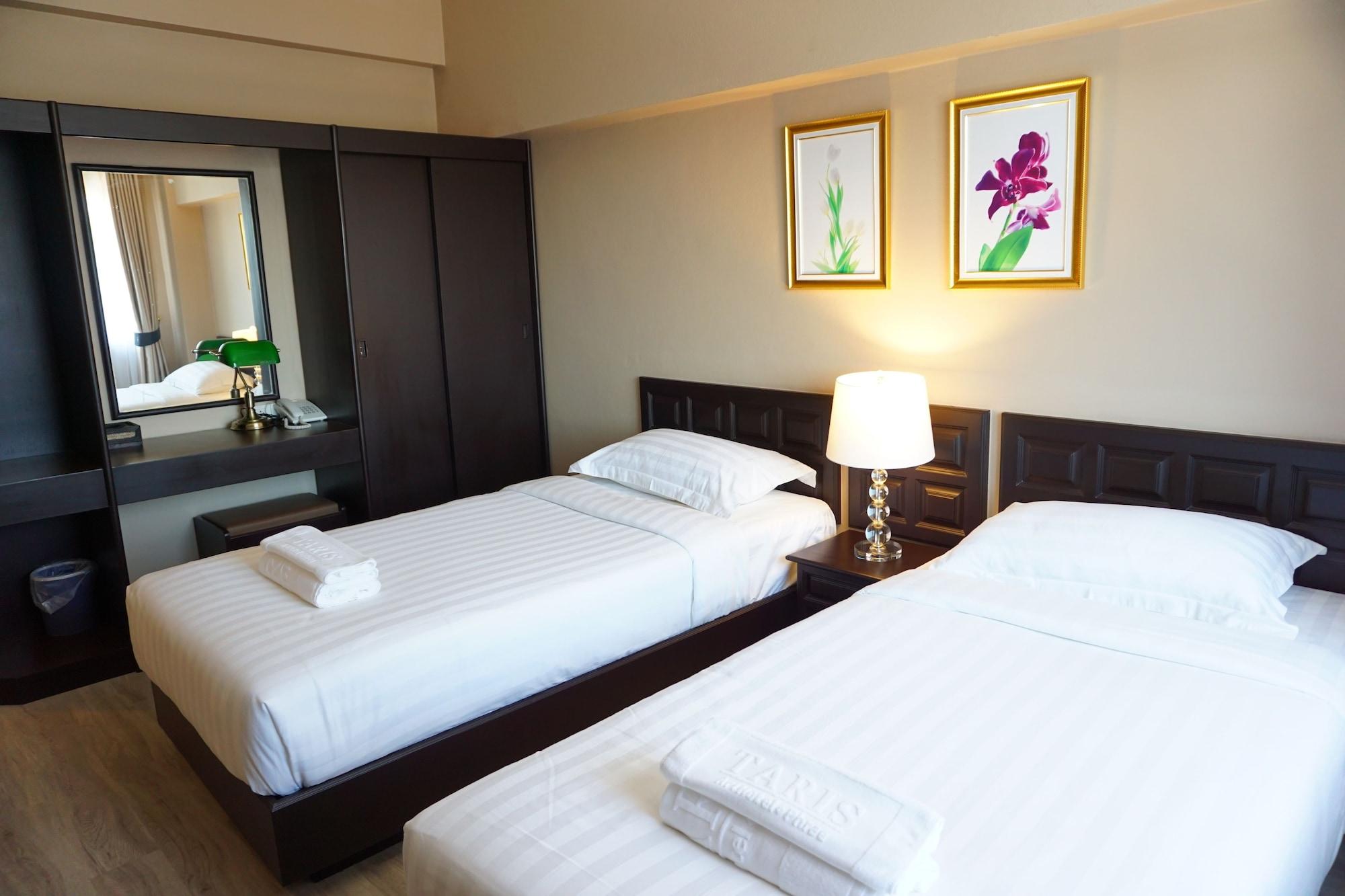 Taris Art Hotel Phrae Eksteriør billede
